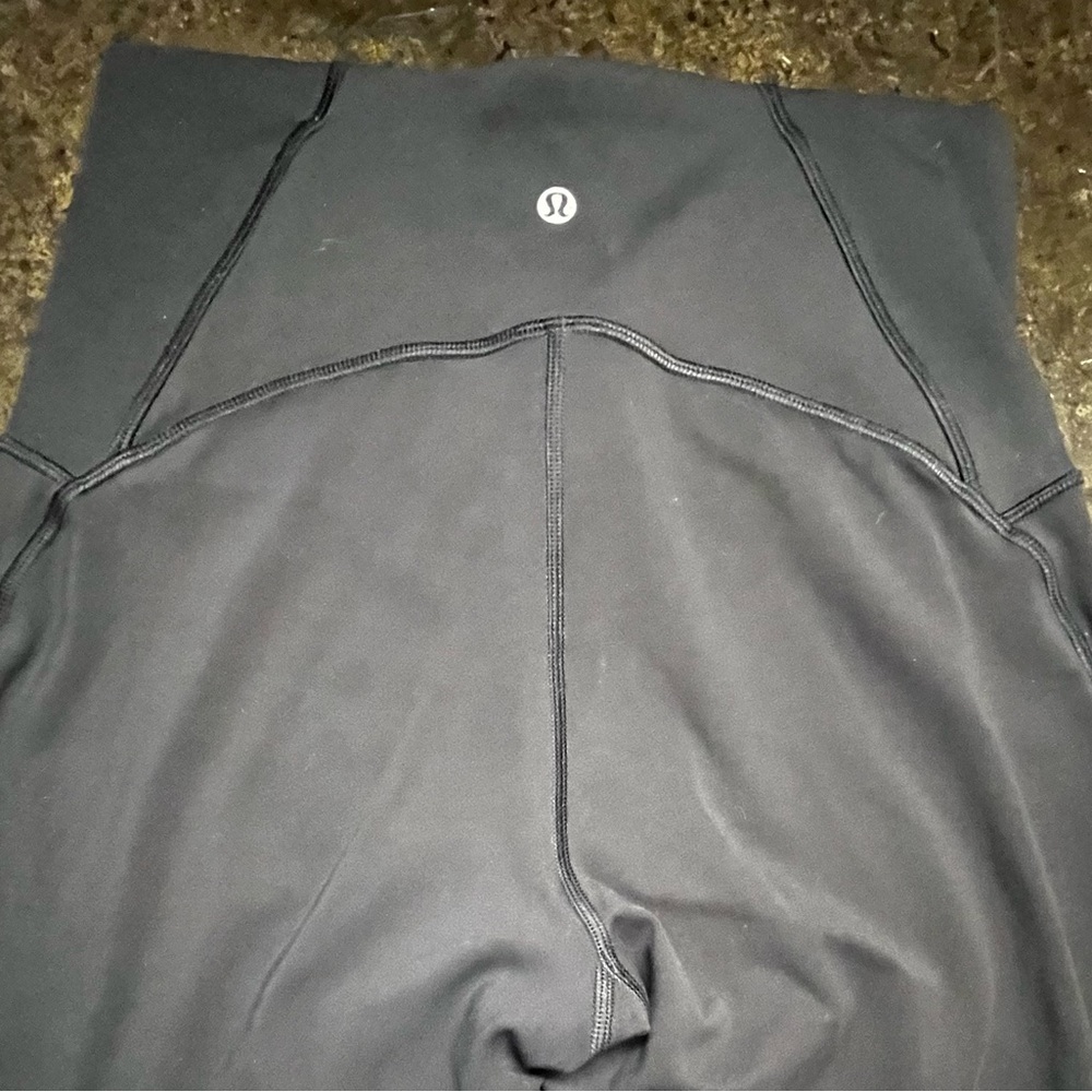 Lululemon Black Cropped Leggings, 8 - Picture 4 of 12